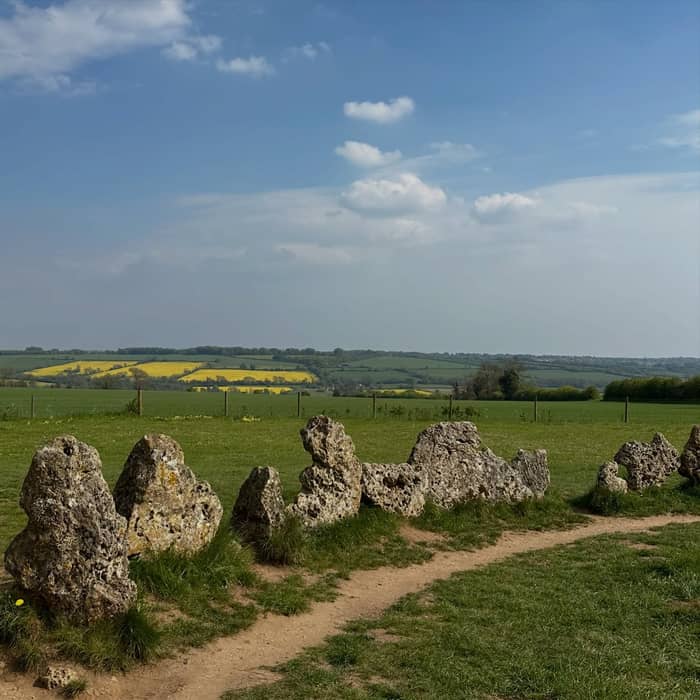 Itβs ideal weather to be outdoors. Rollright stones look great under todayβs sunny skies π πΏ